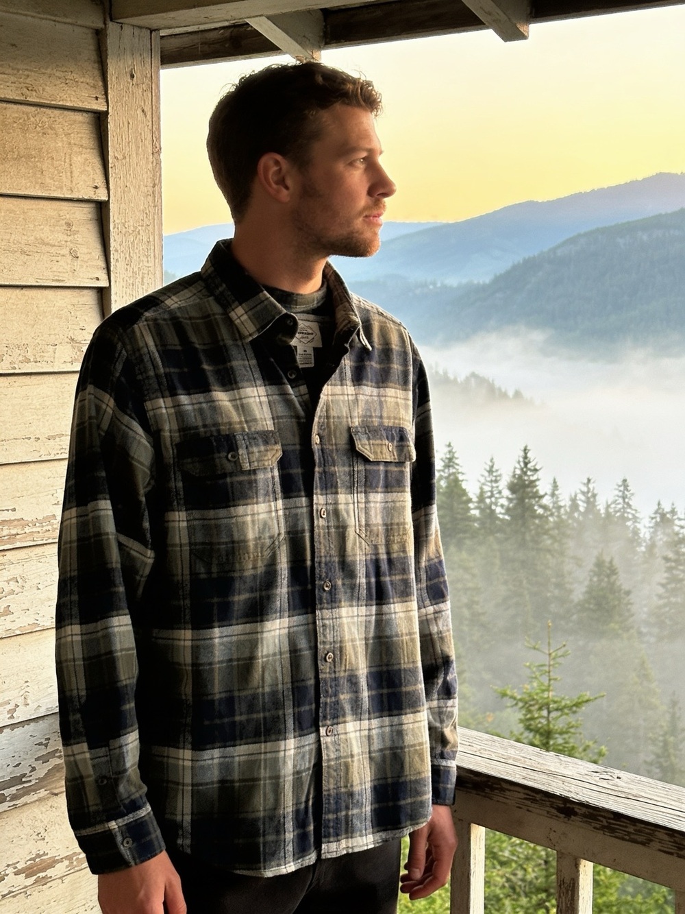 Men's Green, Black & Cream Plaid Flannel Shirt Sz M (runs large). Cabin Core